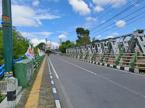 Jembatan Gembira Lokaa.jpg