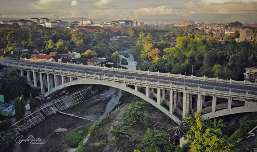 Jembatan Wreksodiningrat.jpg
