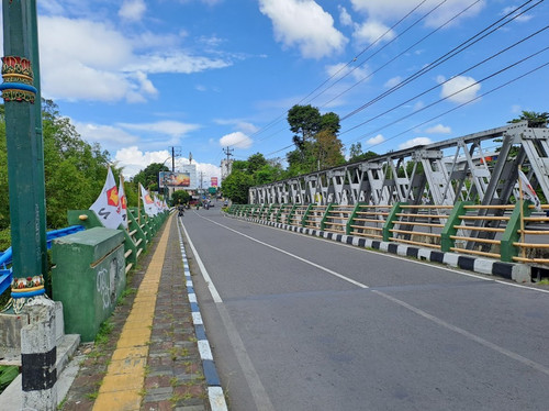 Jembatan Gembiraloka.jpg