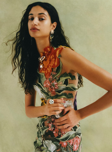 Malika El Maslouhi Tess McMillan by Felicity Ingram Vogue Espana May 2023 00009.jpg