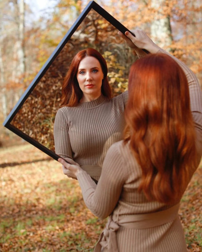 Simone Simons 4.jpg