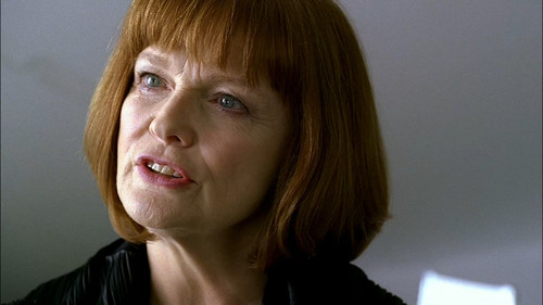 Fringe.S01E01.Pilot.1080p.BluRay.10Bit.DD5.1.HEVC d3g.mkv 20230501 070121.313.jpg