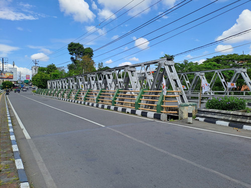 JEMBATAN GEMBIRA LOKA YOGYAKARTA.jpg