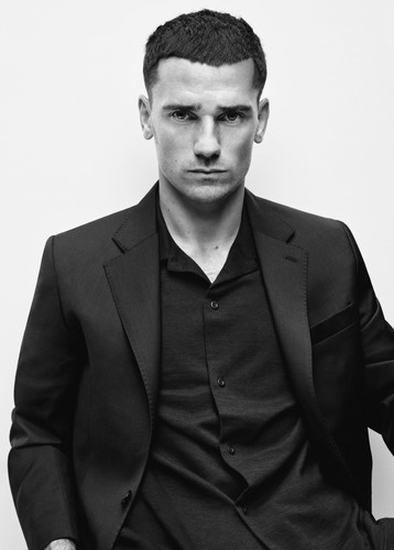 1947 IMGN ST230301 MANGO SHOT 01 057 RGB F1.jpg