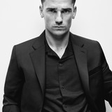 1947 IMGN ST230301 MANGO SHOT 01 057 RGB F1