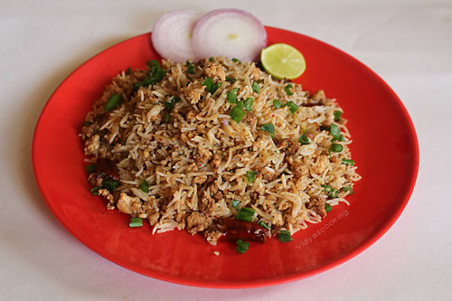 brown garlic fried rice.jpg