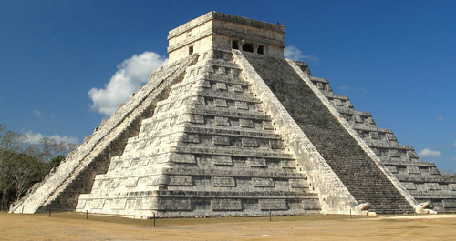 El Castillo Chichen Itza original 3.jpg