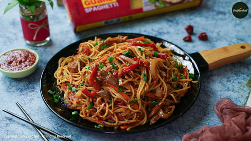 Chicken Schezwan Noodles.jpg