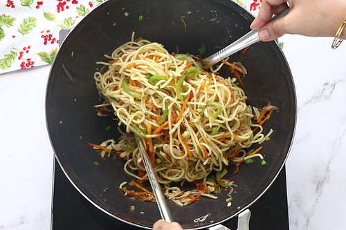 hakkanoodles step17.jpg