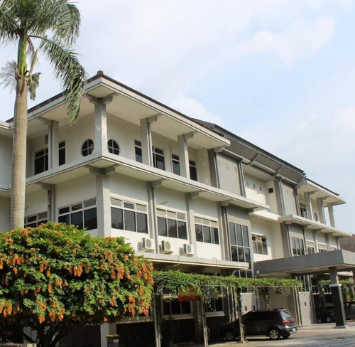 Taman Depan.png