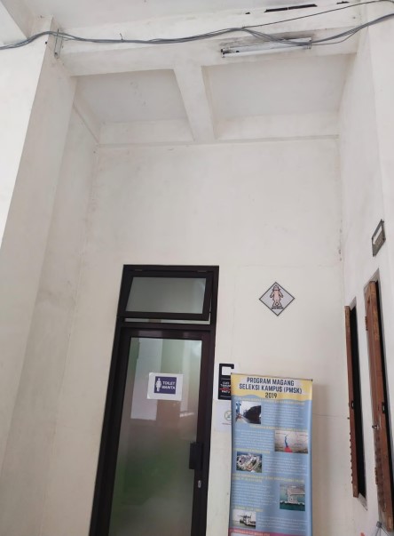 Kamar Mandi Perempuan Lt.2.jpg