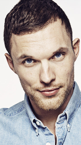 pictures-man-ed-skrein-face-glance-celebrities-gray-1080x1920.jpg.jpg