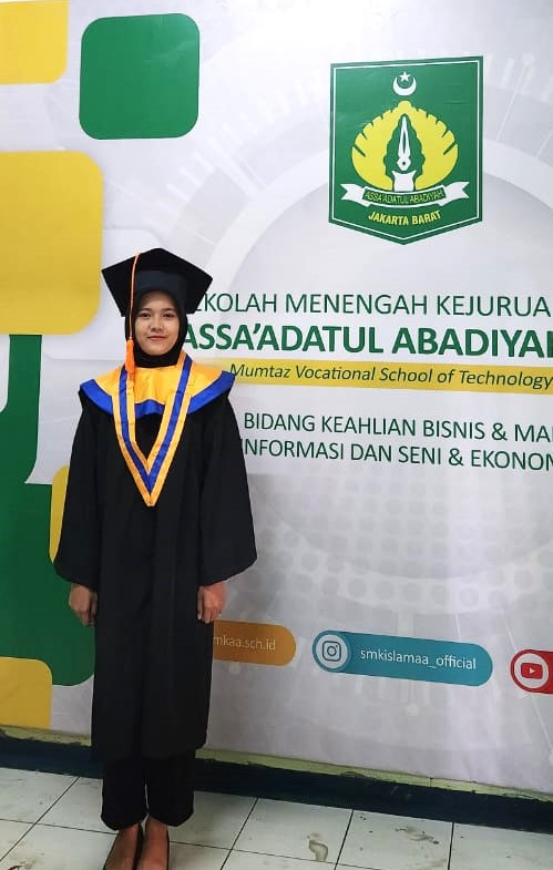 wisuda2.jpg