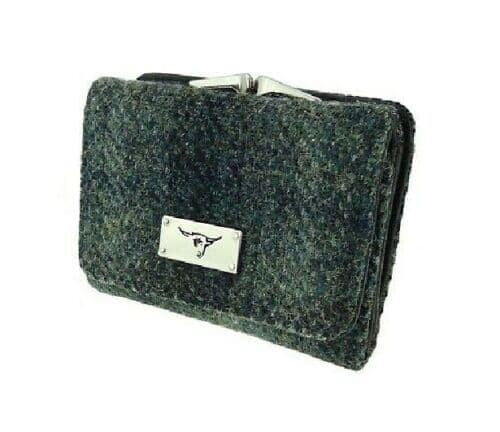 ladies harris tweed clasp purse unst in moss green lb2113 col91 5047 p.jpg
