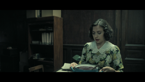 A.Small.Light.S01E01.Pilot.720p.DSNP.WEB DL.DDP5.1.Atmos.H.264 eZNubZ.mkv snapshot 10.44 [2023.05.02.png