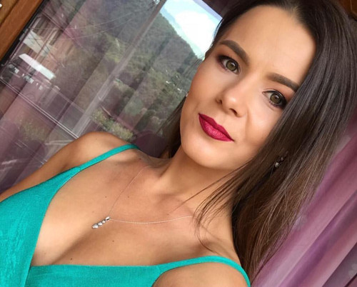 Sexy Romanian Girl (2).jpg