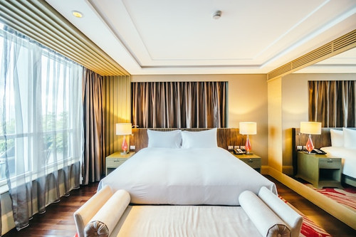 elegant hotel room with big bed 1203 1494.jpg?size=626&ext=jpg&ga=GA1.1.2095776786.jpg