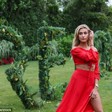 (7) models hailey baldwin