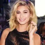 (28) models hailey baldwin