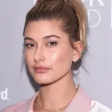 (35) models hailey baldwin