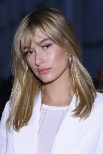 (33) models hailey baldwin