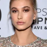 (38) models hailey baldwin