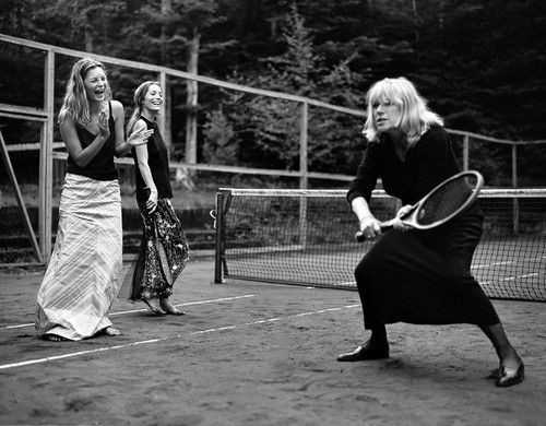 Marianne Faithfull, Kate Moss & Lucie de la Falaise.jpg