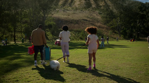 La.Brea.S02E01.The.Next.Day.1080p.AMZN.WEB DL.DDP5.1.H.264 NTb 002.jpg