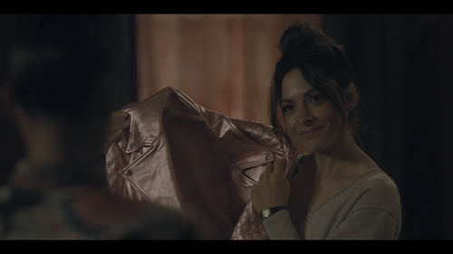 Sex.Life.S02E01.Welcome.to.New.York.1080p.NF.WEB DL.HDR.DDP5.1.Atmos.H.265 GeTrEKT.mkv snapshot 23.2.png