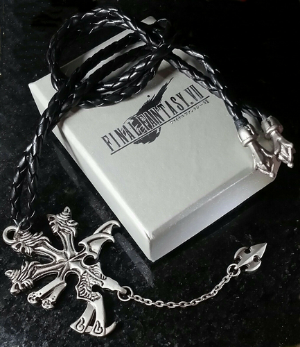 Vincent Valentine's Necklace (Final Fantasy VII) (1).png