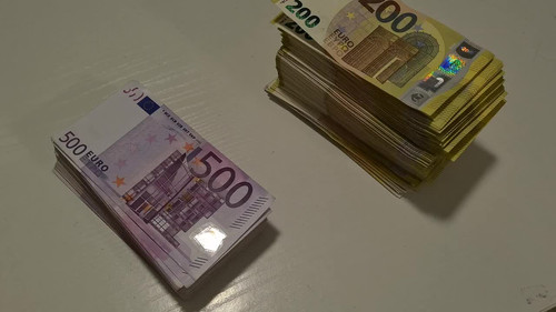 Supereuro EUR 200 000 000001.jpg