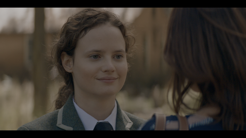 Bad.Behaviour.S01E01.Moth.to.a.Flame.2160p.STAN.WEB DL.DD5.1.HDR.H.265 GeTrEKT.mkv snapshot 12.24 [2.png
