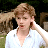 Thomas Sangster thomas sangster 37927419 324 180.gif