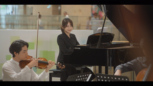 Divorce.Attorney.Shin.S01E02.Episode.2.1080p.NF.WEB DL.DDP2.0.x264 GeTrEKT.mkv snapshot 00.39.20 [20.png