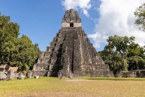 Salah satu destinasi wisata di Guatemala (Foto: Pexels.com/Adrian Grimm)