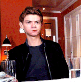 tumblr ndnahqdyp11qgg1x6o5 r1 250.gif