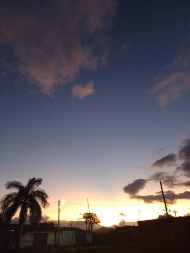 br 11134103 23020 emctczlcx2nv28.jpg