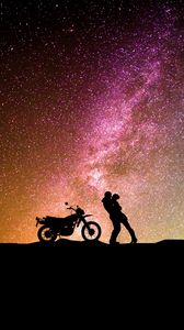 couple silhouettes hugs 122293 168x300.jpg