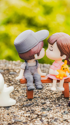 cute dolls cute couple kissing couple first kiss cute pair 1080x1920 8946.jpg