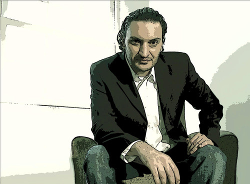 zé Foto sentado painting.jpg