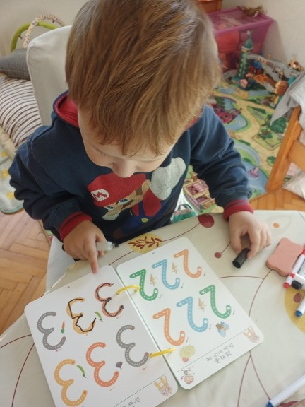 Caderno de Desenho e Traco Infantil MagicBook (3).jpg