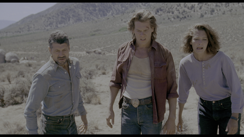 Tremors.1990.UHD.BluRay.2160p.DTS-HD.MA.5.1.DV.HEVC.REMUX-FraMeSToR.mkv_005354975.png