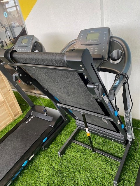 Pursuit Treadmill ID141364.3.jpg