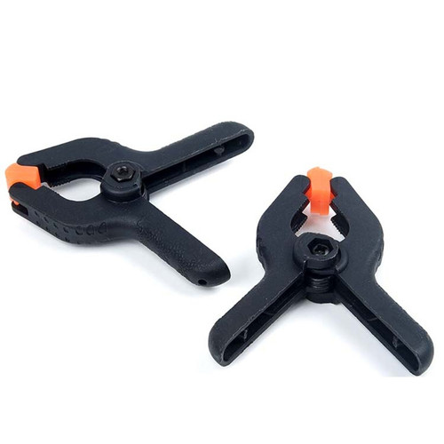 Klem yang biasa dijepit di meja. Untuk penjepitan, Anda dapat menyesuaikan ketebalan benda kerja den.jpg