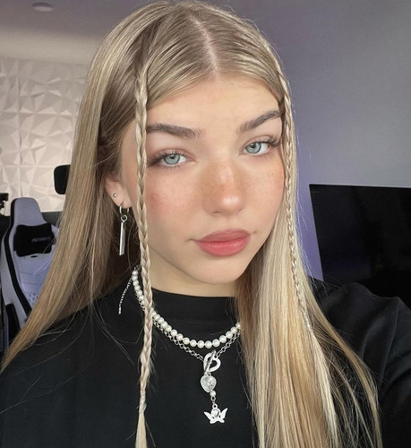 Amelia 14 year old..jpg