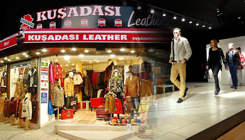 Leather Factory dan Fashion Show.png