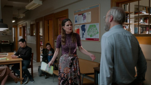 Lucky.Hank.S01E01.Pilot.1080p.AMZN.WEB DL.DDP5.1.H.264 playWEB 007.jpg