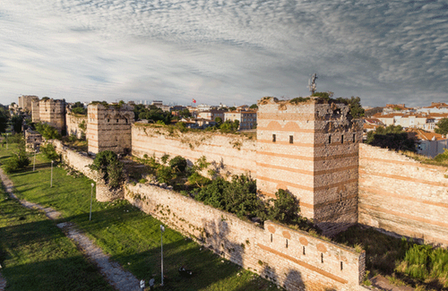 Melihat Old City Wall