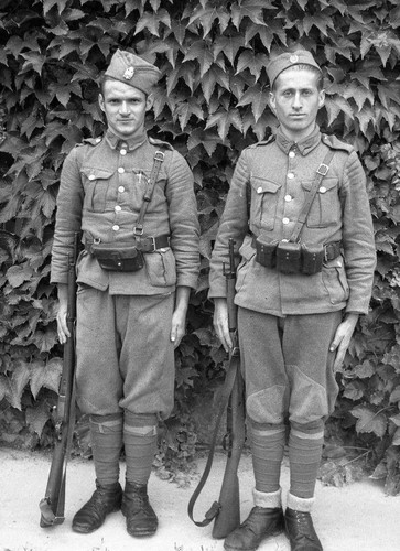 1517929186905 Slabo naoruzani i opremljeni pripadnici SDS foto Dragisa Miletic.jpg