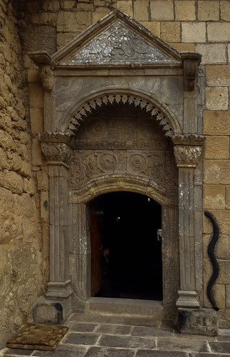 Lalish holy temple entrance.jpg